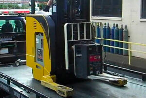 AAA-Towing-Service-Equipment-Transport